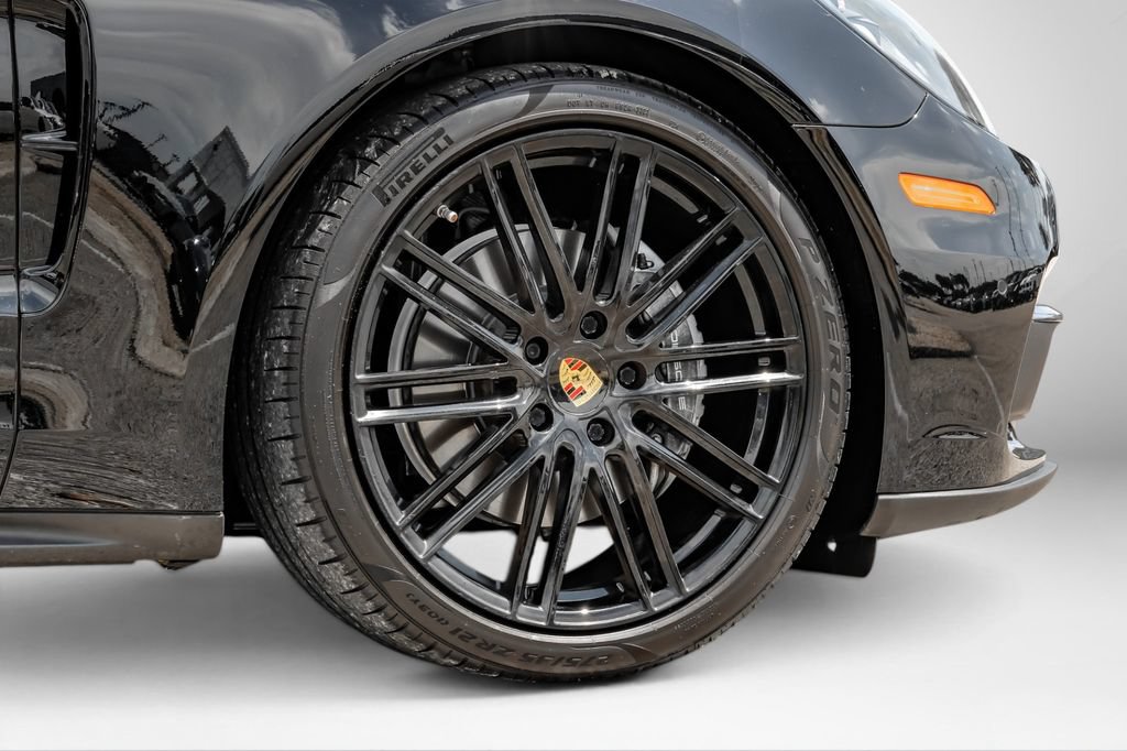 Used 2018 Porsche Panamera 4 AWD/4WD image 59