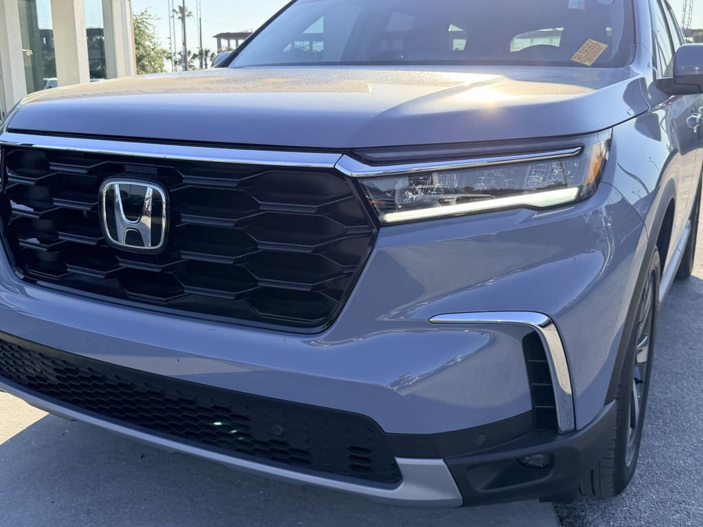 Used 2025 Honda Pilot Touring image 10
