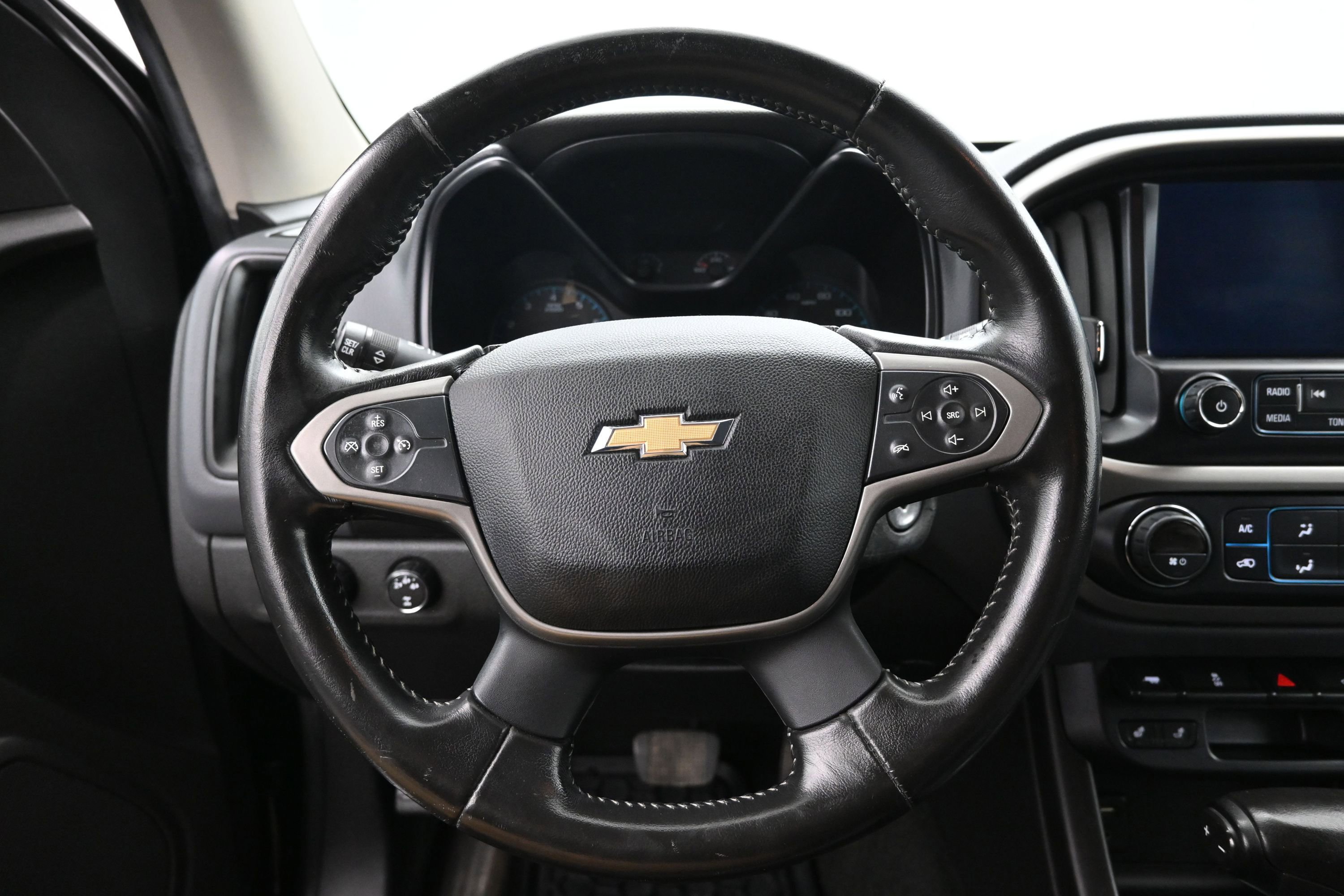 Used 2015 Chevrolet Colorado Z71 AWD/4WD image 13