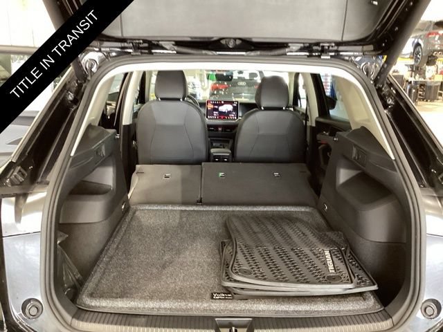 Used 2025 Volkswagen Tiguan SE w/ Panoramic Sunroof Package AWD/4WD image 15
