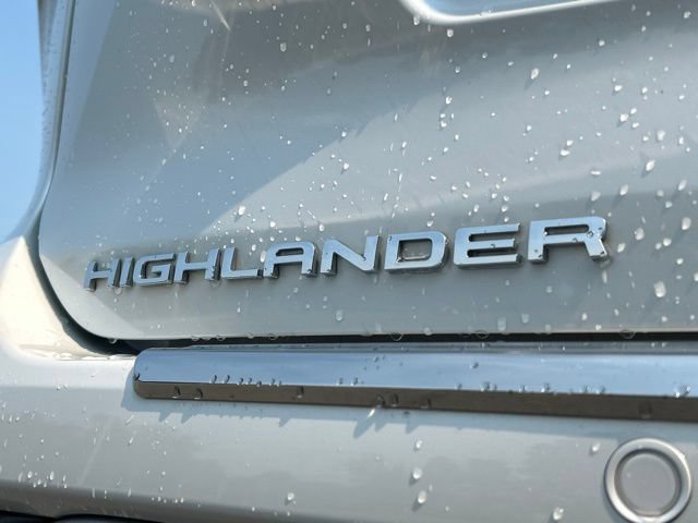 Certified 2025 Toyota Highlander Platinum AWD/4WD image 14