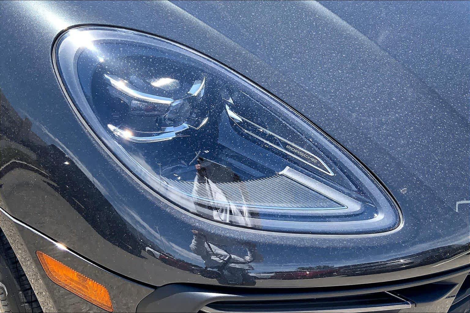 Used 2022 Porsche Macan AWD/4WD image 26
