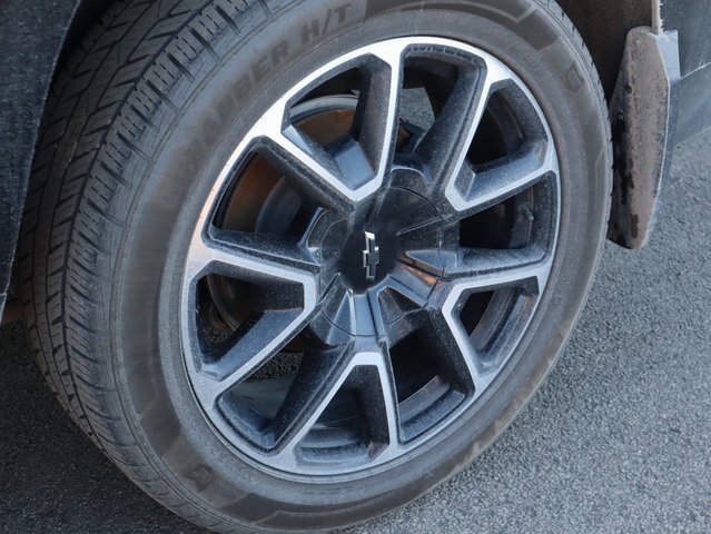 Used 2021 Chevrolet Suburban RST w/ Luxury Package image 46