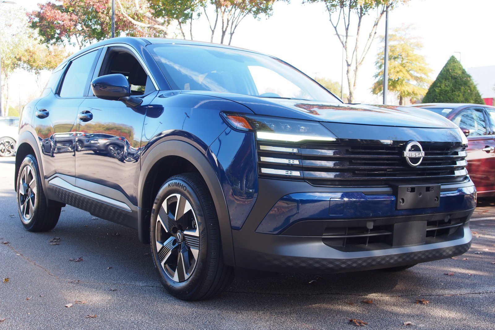 Used 2025 Nissan Kicks SV image 1