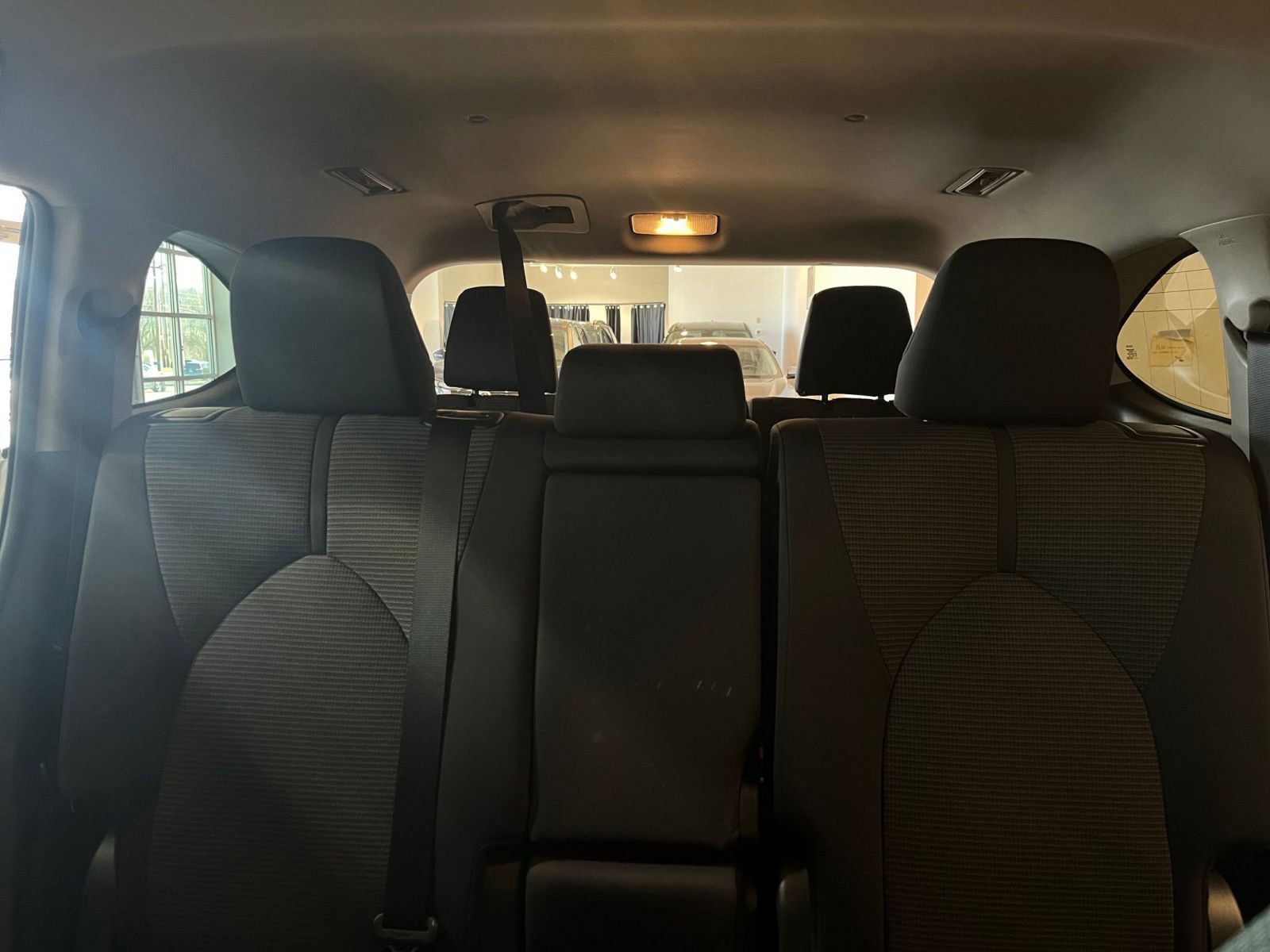 Used 2025 Toyota Highlander LE image 30