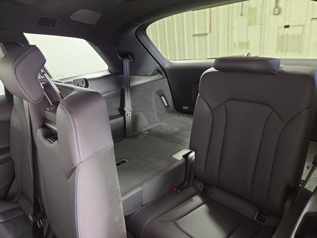 Used 2025 Audi Q7 3.0T Premium Plus AWD/4WD image 16