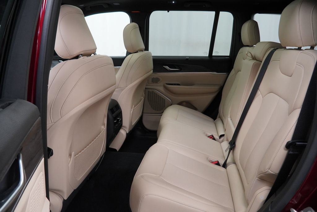 Certified 2025 Jeep Grand Cherokee Limited 4xe w/ Luxury Tech Group II AWD/4WD image 21