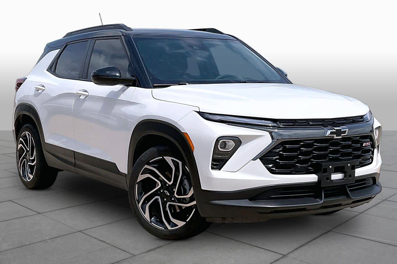 Used 2024 Chevrolet TrailBlazer RS w/ Driver Confidence Package image 3