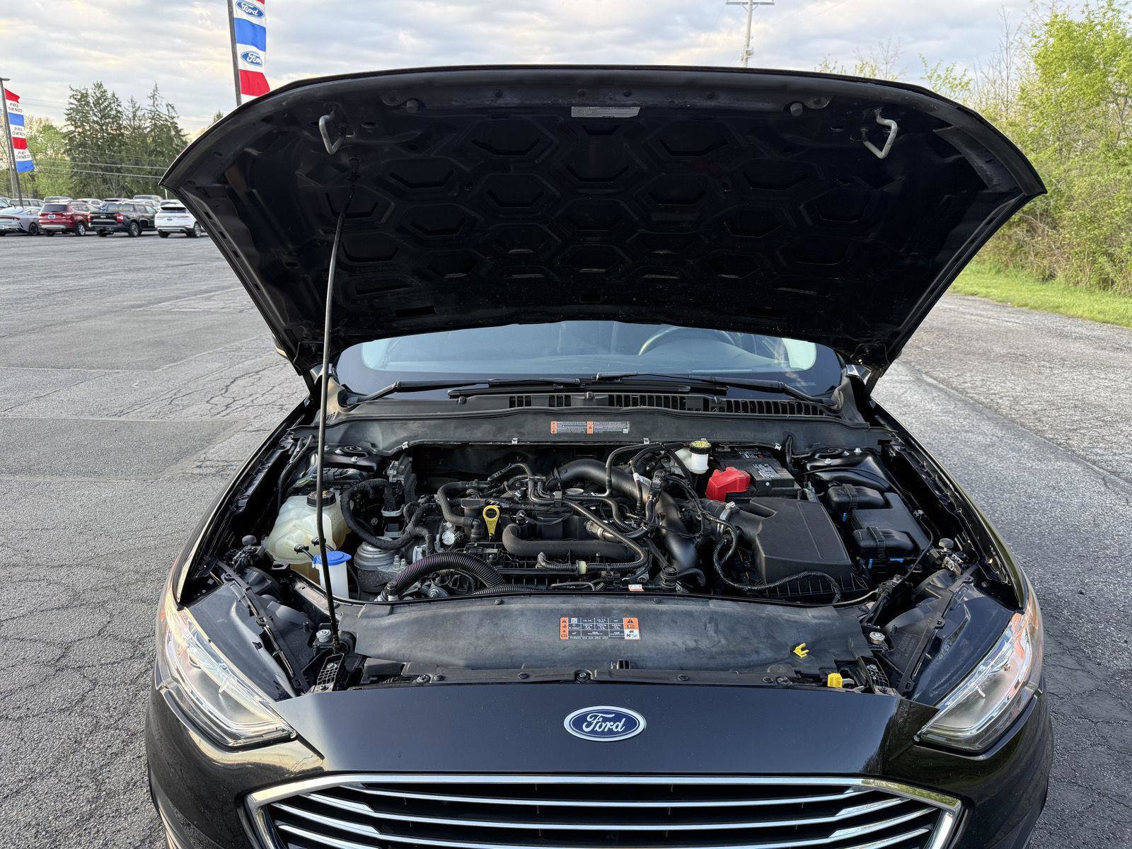 Used 2020 Ford Fusion SE FWD image 29