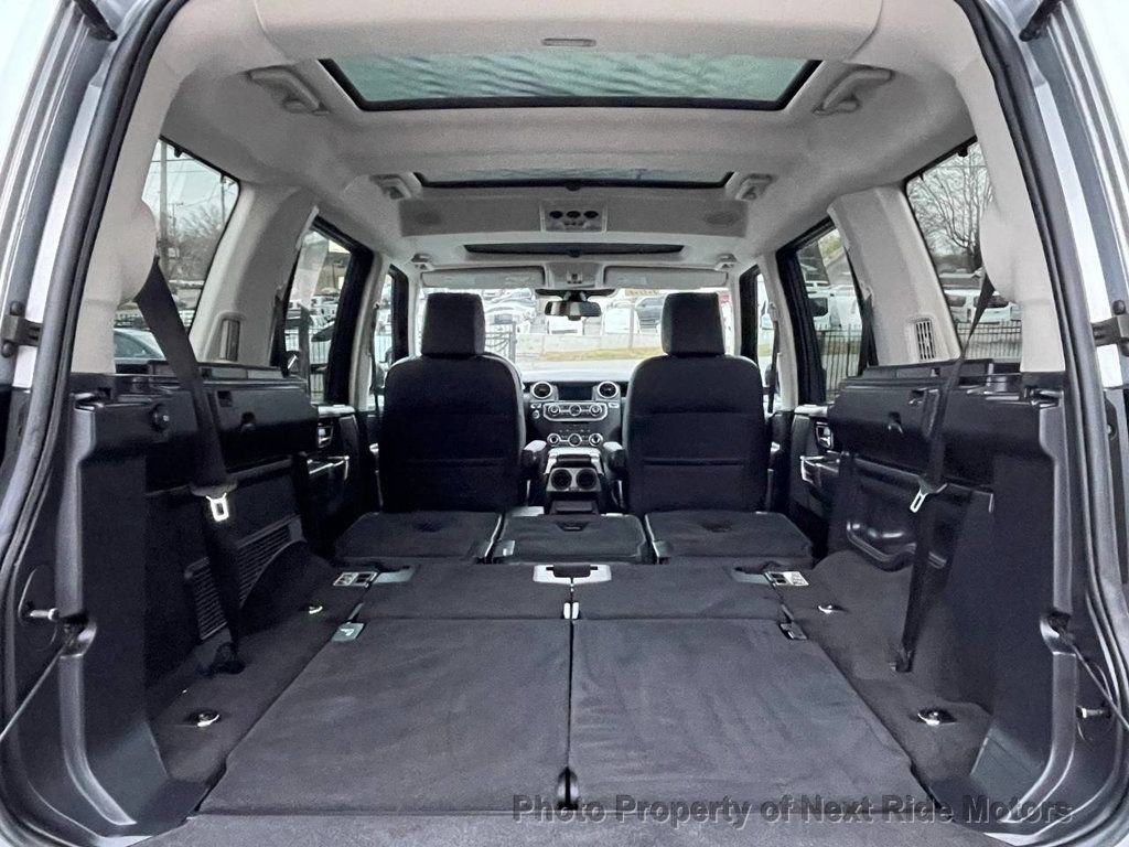 Used 2016 Land Rover LR4 HSE LUX image 34