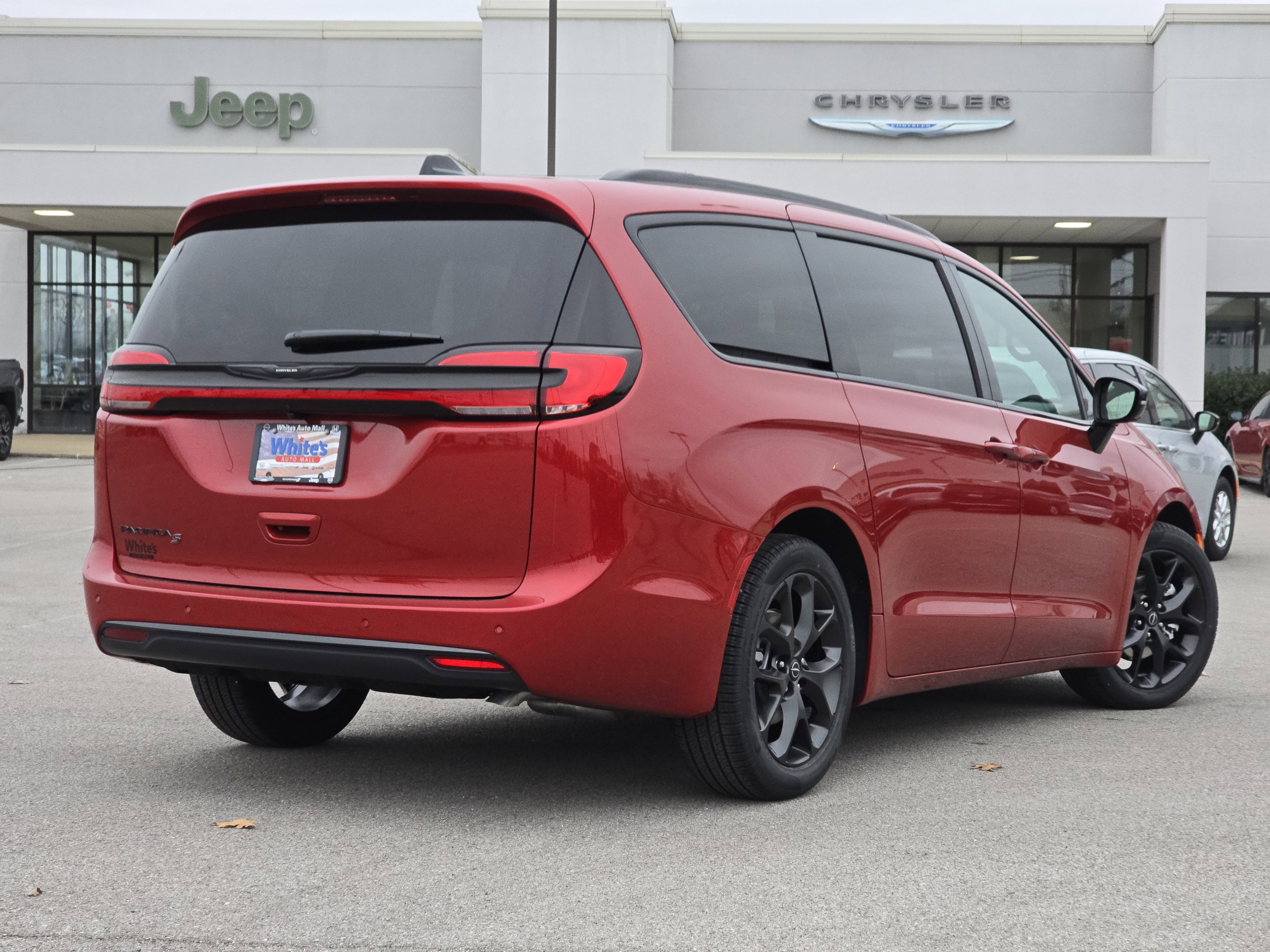 New 2026 Chrysler Pacifica Select FWD image 18