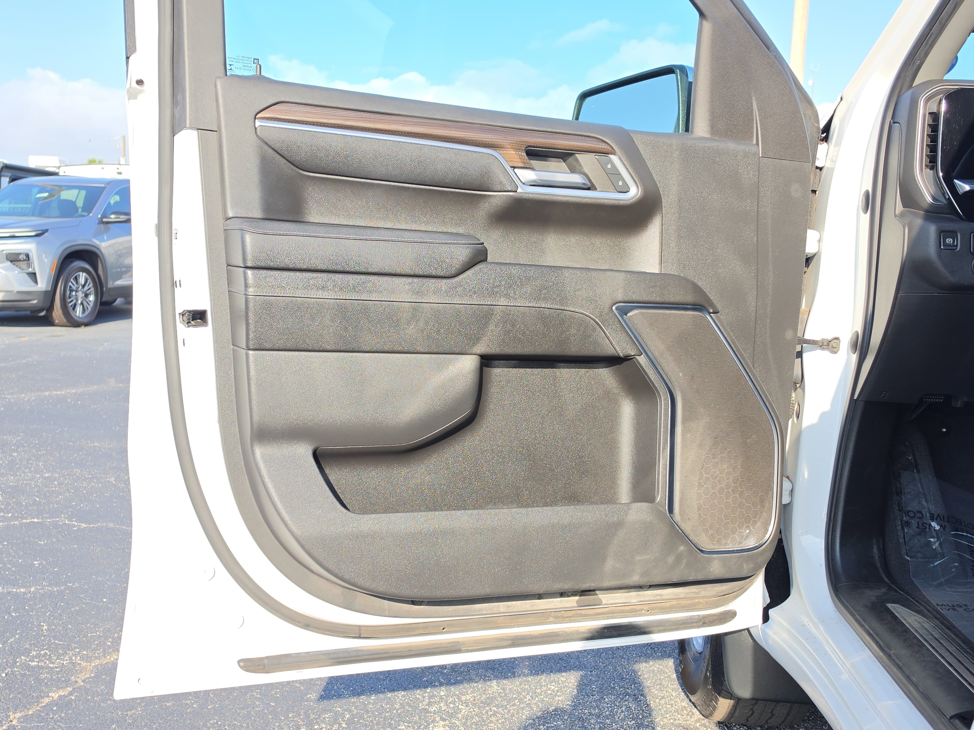 Used 2023 Chevrolet Silverado 1500 LT w/ Safety Package RWD image 17