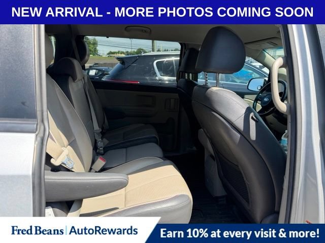 Used 2017 Kia Sedona LX w/ LX Essentials Premium Package FWD image 10