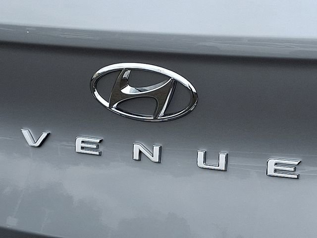 Used 2023 Hyundai Venue SEL image 30