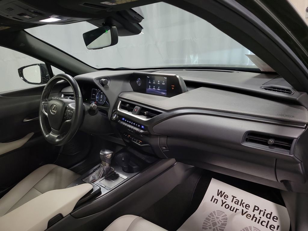 Used 2019 Lexus UX 200 w/ Premium Package image 27