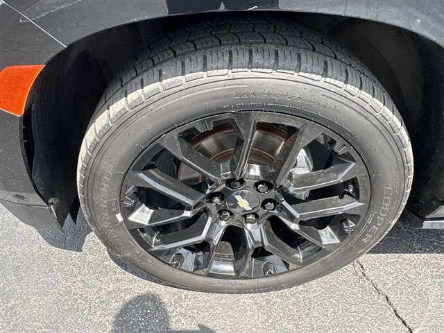 Certified 2023 Chevrolet Suburban High Country w/ Advanced Technology Package AWD/4WD image 33