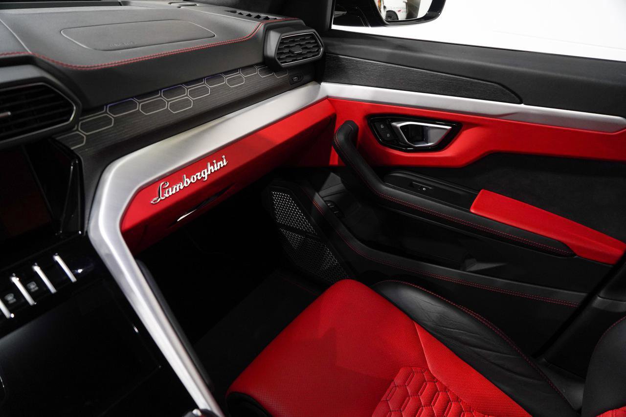 Used 2020 Lamborghini Urus AWD/4WD image 13