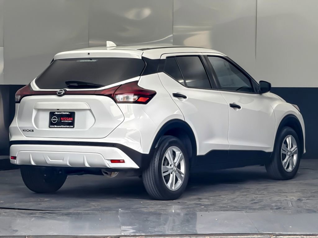 Used 2023 Nissan Kicks S image 3