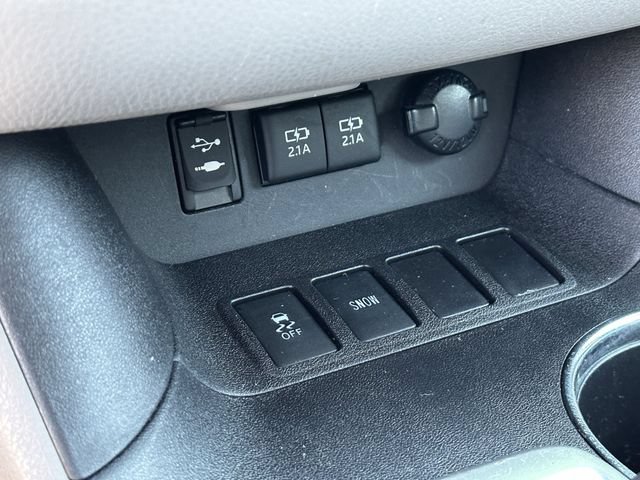 Used 2017 Toyota Highlander LE FWD image 20