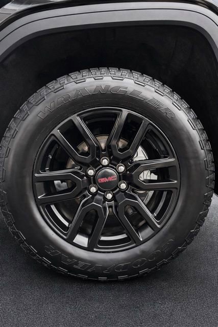 Used 2025 GMC Sierra 1500 Elevation w/ Elevation Premium Package image 13