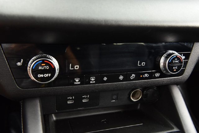 Used 2025 Mitsubishi Outlander AWD image 18