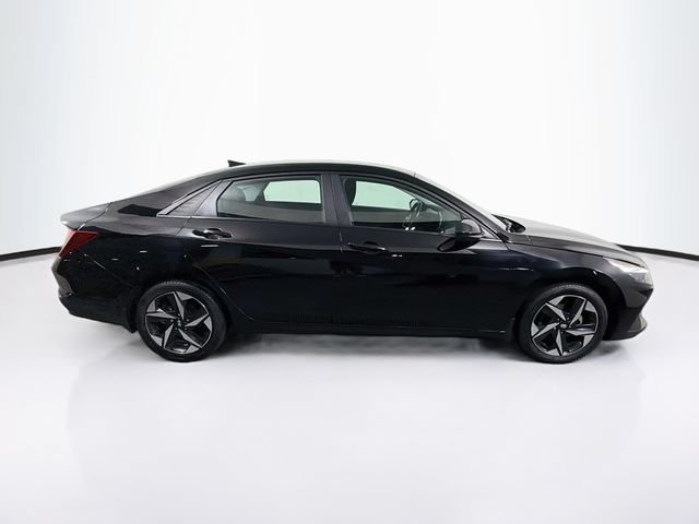 Used 2023 Hyundai Elantra SEL w/ Convenience Package FWD image 11