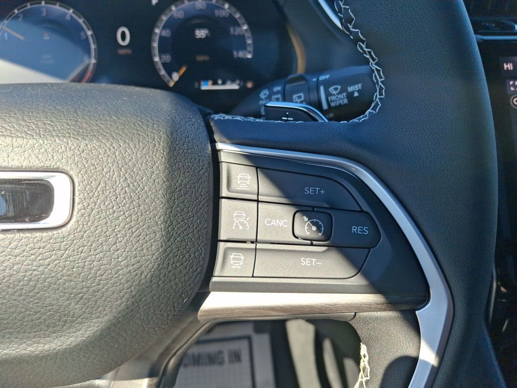 New 2025 Jeep Grand Cherokee Limited w/ Black Appearance Package image 25