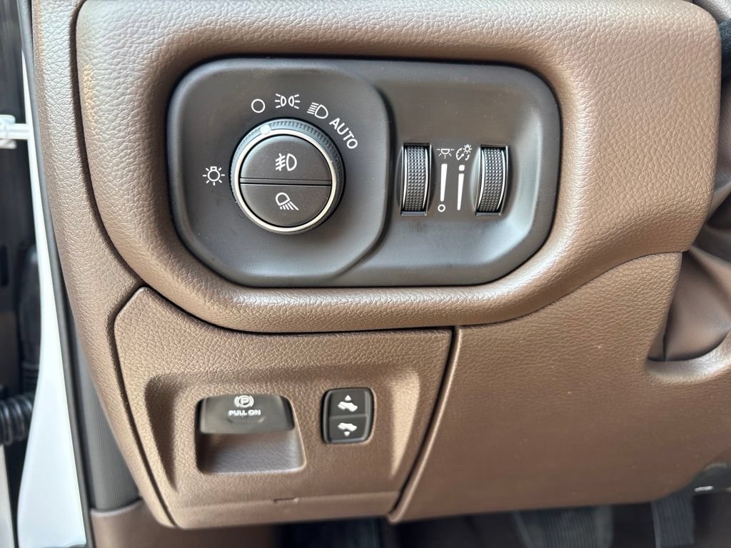 New 2027 RAM 1500 Laramie w/ Laramie Preferred Package AWD/4WD image 15