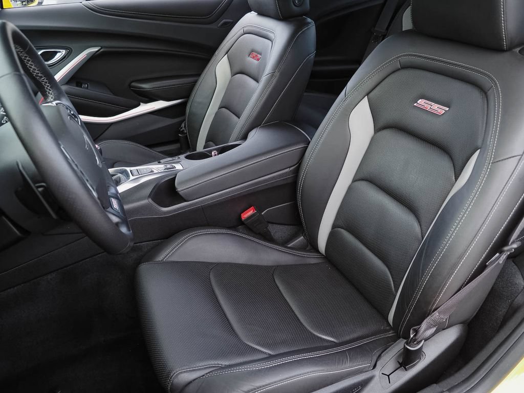 Used 2016 Chevrolet Camaro SS RWD image 22