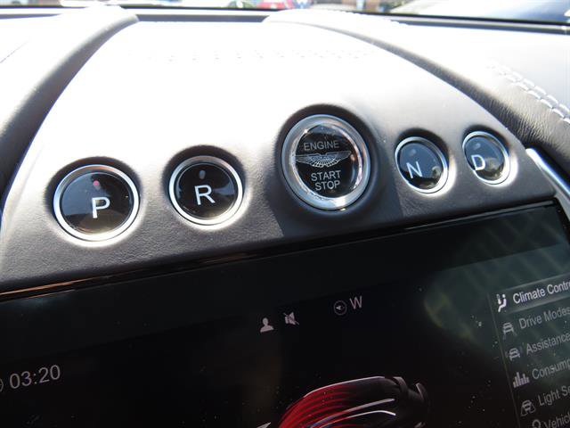 Used 2022 Aston Martin DBX AWD/4WD image 16