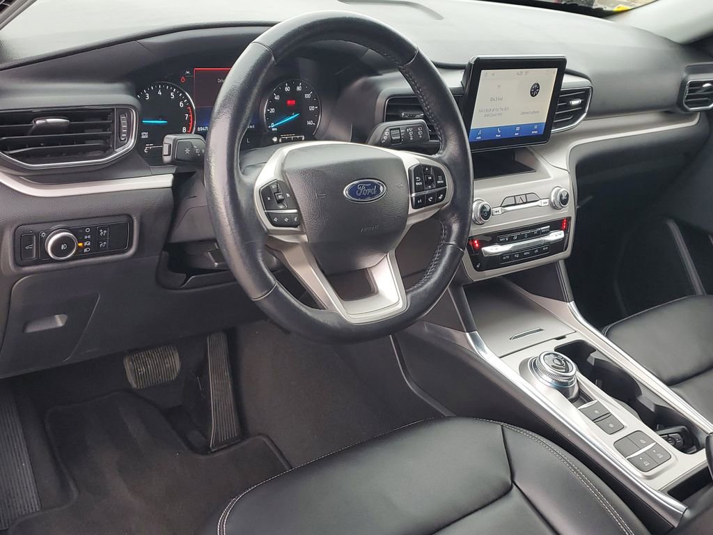 Used 2023 Ford Explorer XLT w/ Equipment Group 202A image 21