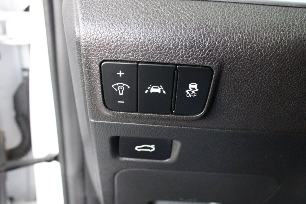 Used 2022 Kia K5 LXS image 25