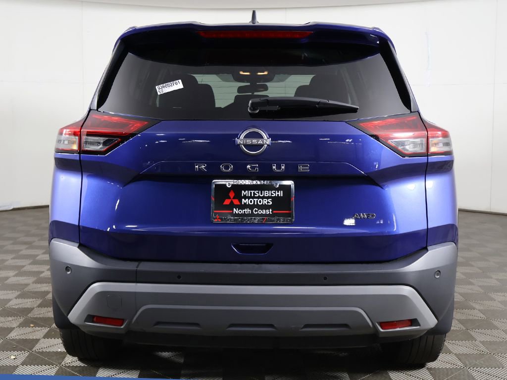 Used 2023 Nissan Rogue S AWD/4WD image 9