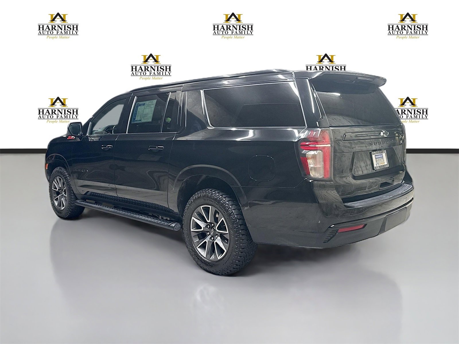 Used 2023 Chevrolet Suburban Z71 w/ Luxury Package image 7