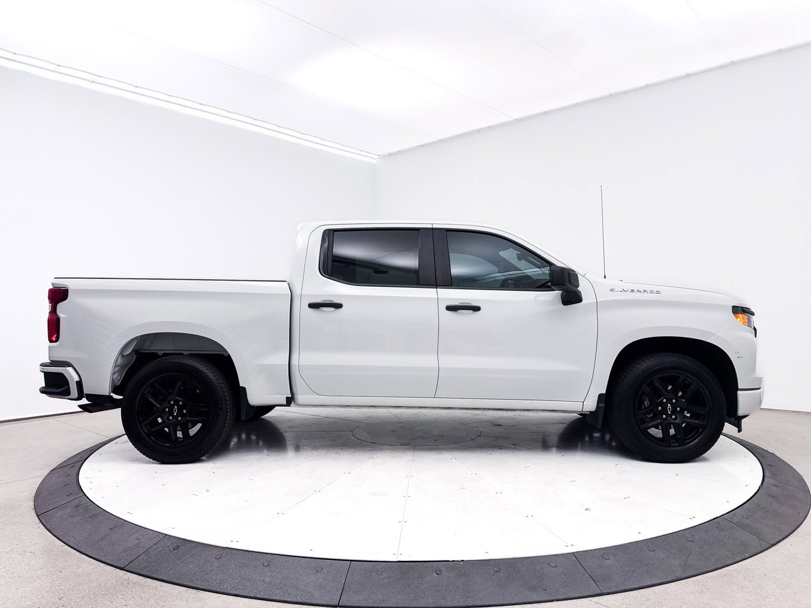 Used 2022 Chevrolet Silverado 1500 Custom image 33