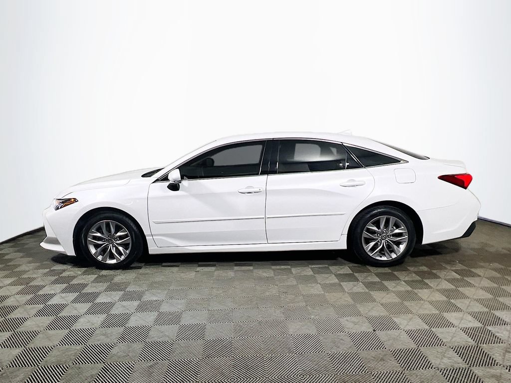 Certified 2021 Toyota Avalon XLE FWD image 4