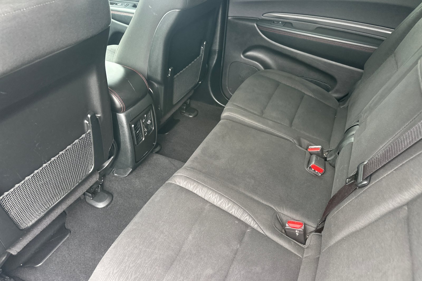 Used 2025 Dodge Durango GT RWD image 13
