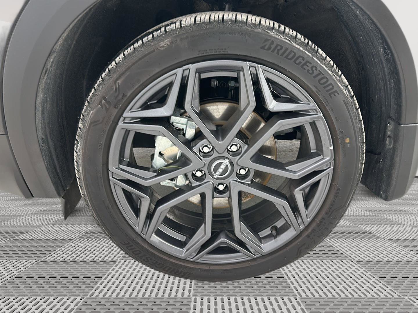 Used 2025 Nissan Kicks SR image 28