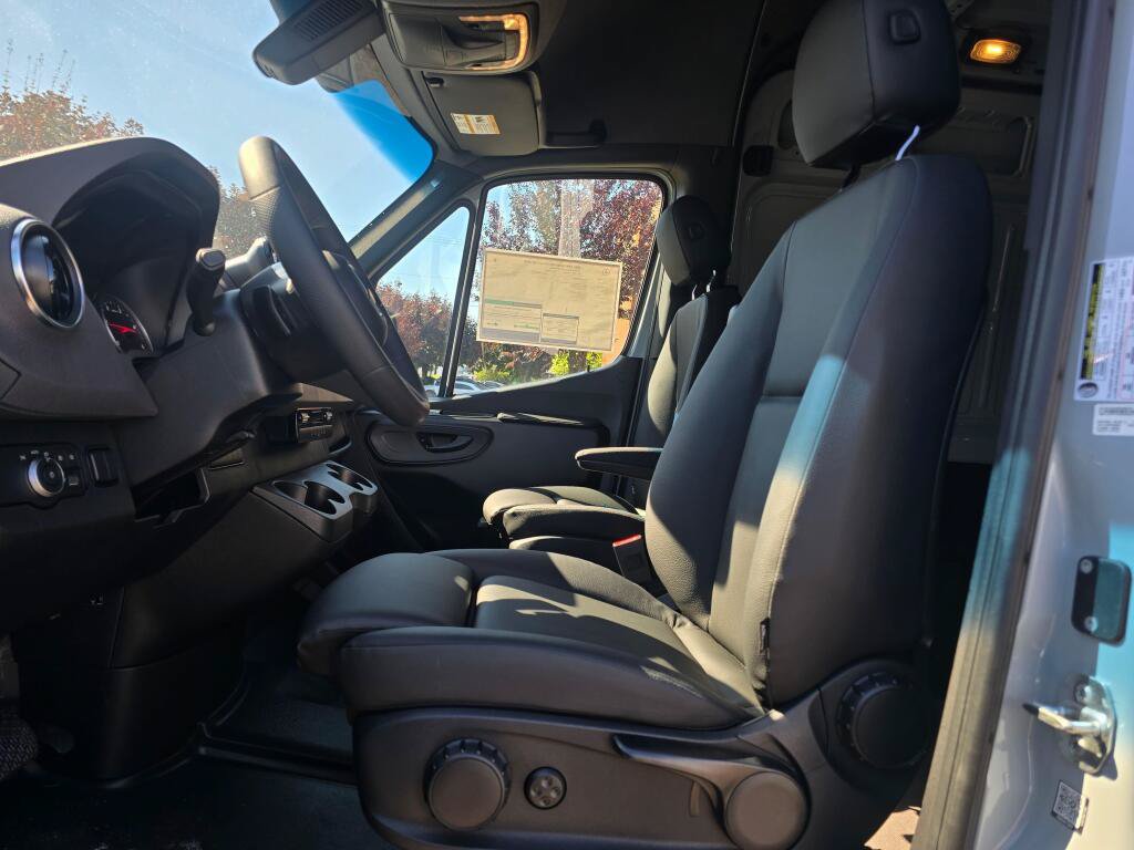 New 2026 Mercedes-Benz Sprinter 2500 image 33