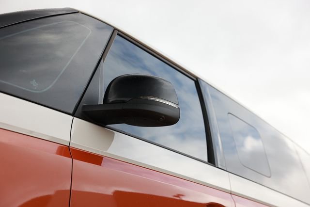Used 2025 Volkswagen ID. Buzz 1st Edition RWD image 63