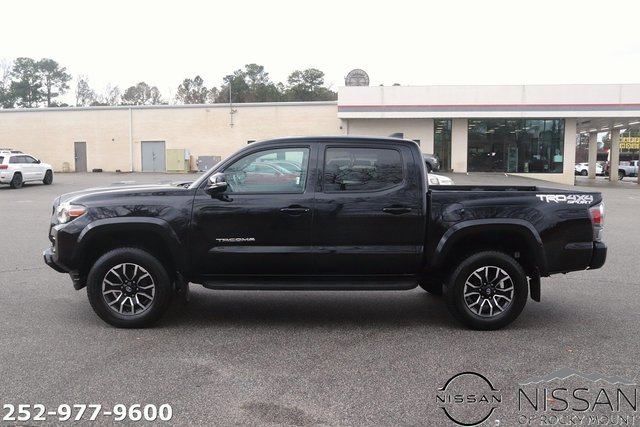 Used 2020 Toyota Tacoma TRD Sport image 4