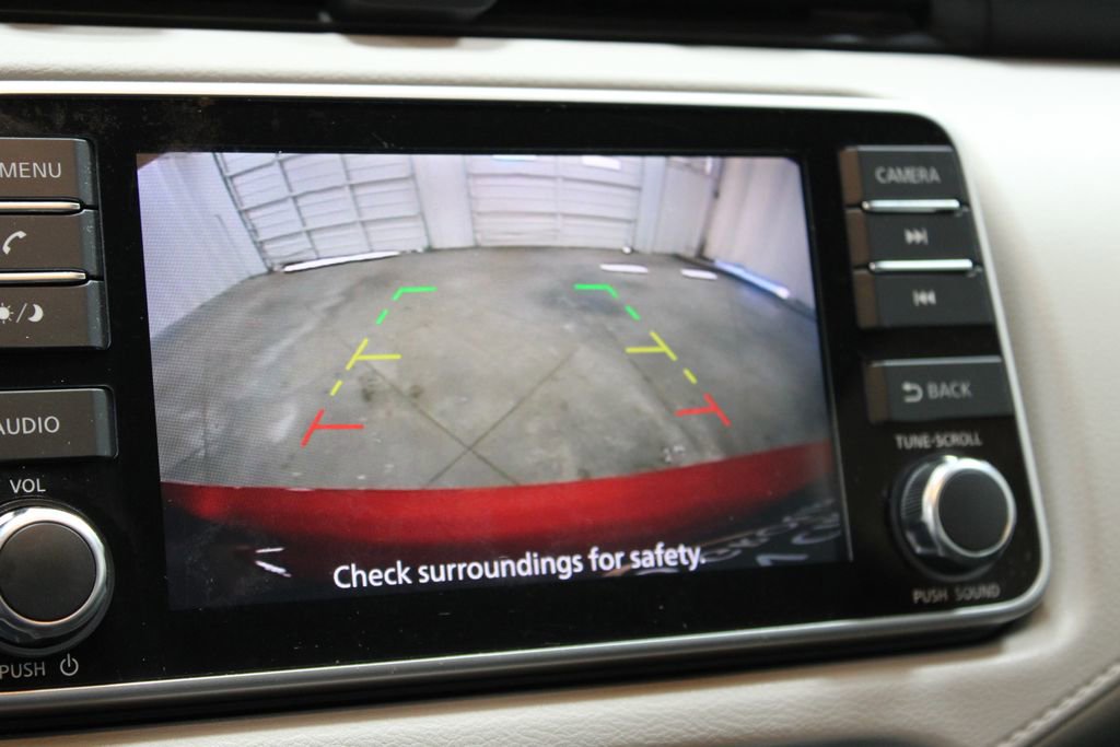 Used 2021 Nissan Versa SV image 29