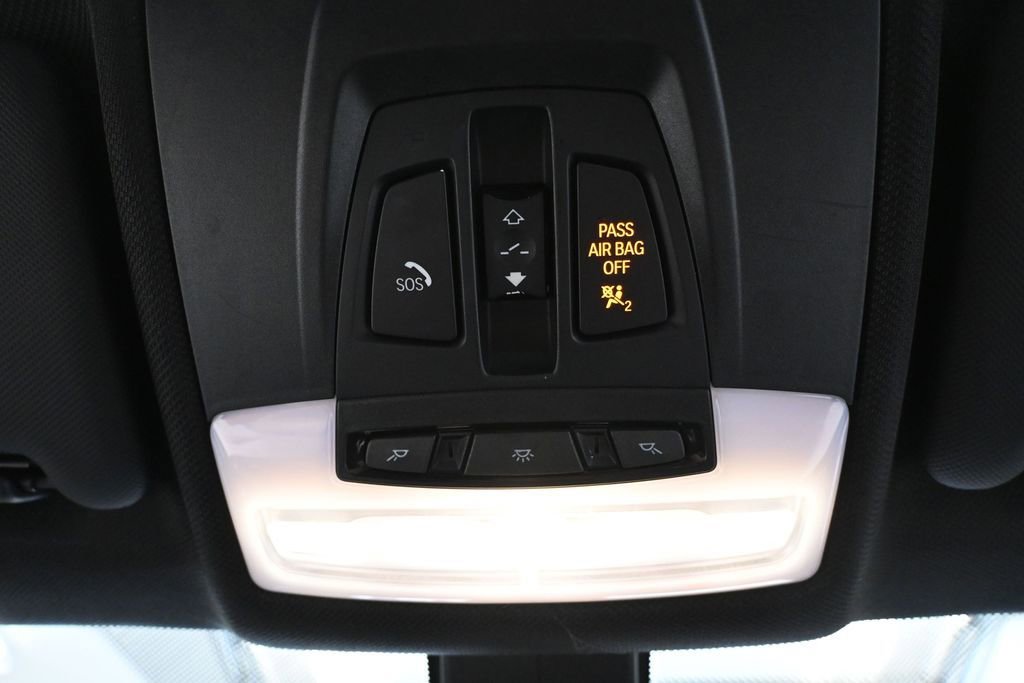 Used 2018 BMW 330i xDrive Sedan AWD/4WD image 33