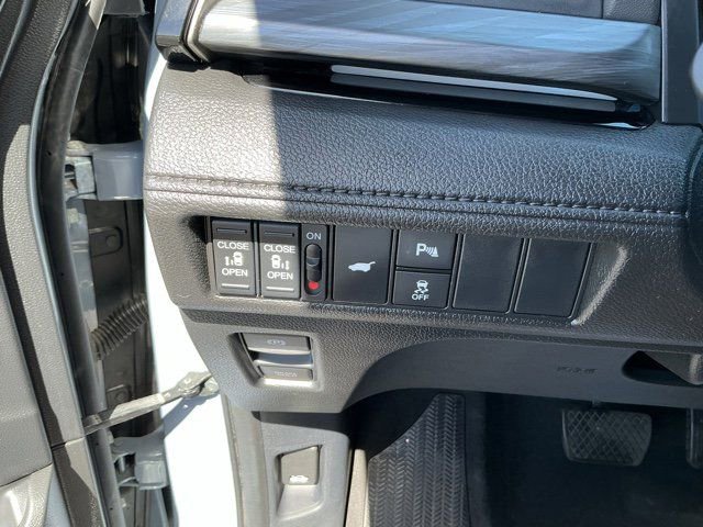 Used 2025 Honda Odyssey Elite image 24