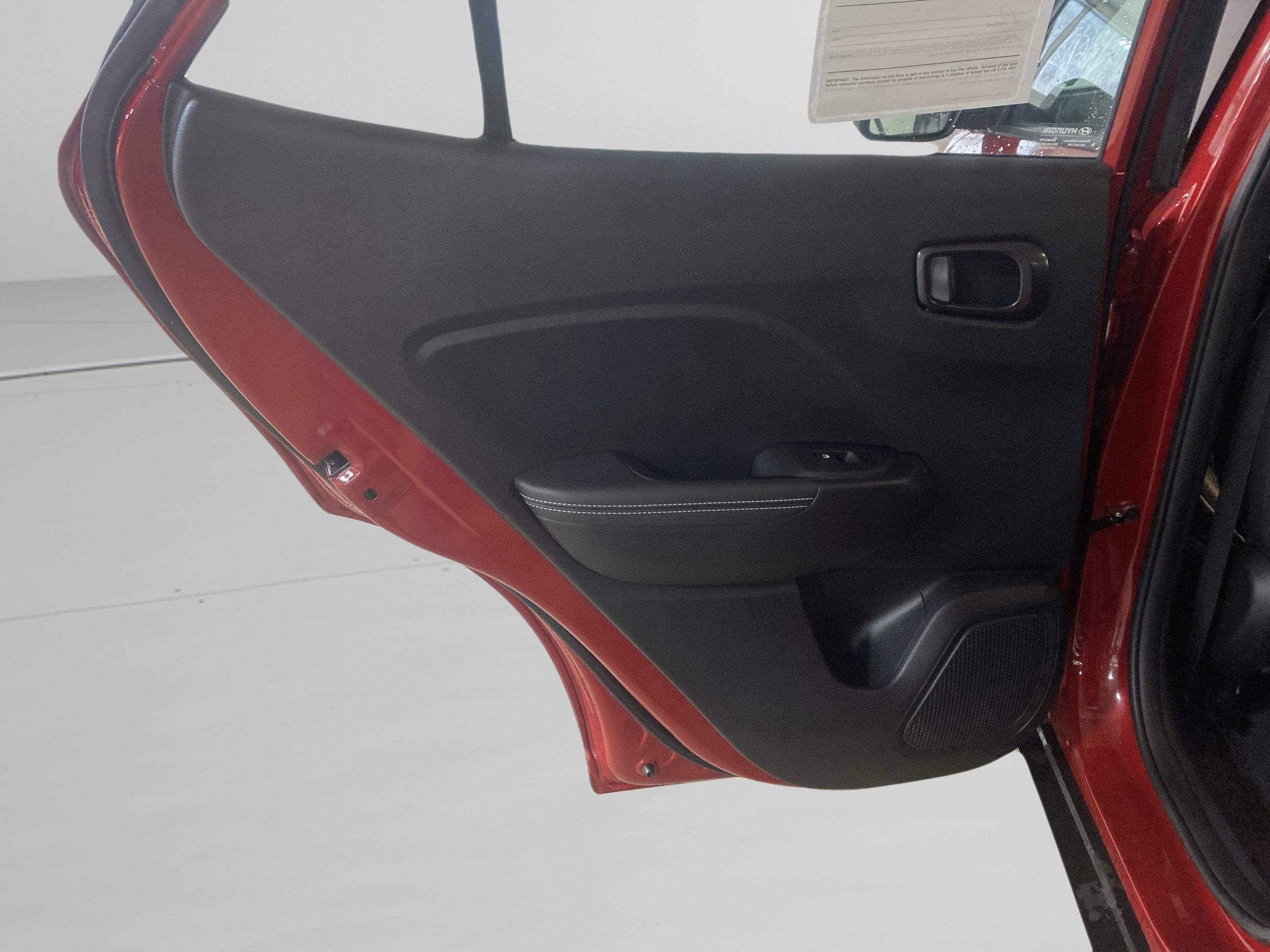 Used 2022 Hyundai Venue Limited image 9