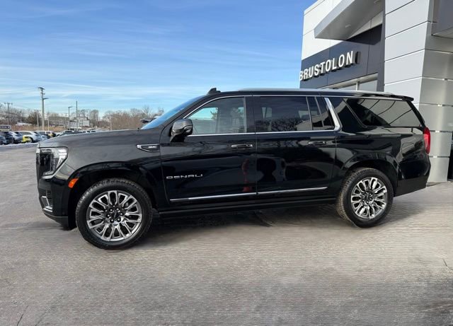 Used 2024 GMC Yukon XL Denali Ultimate image 8