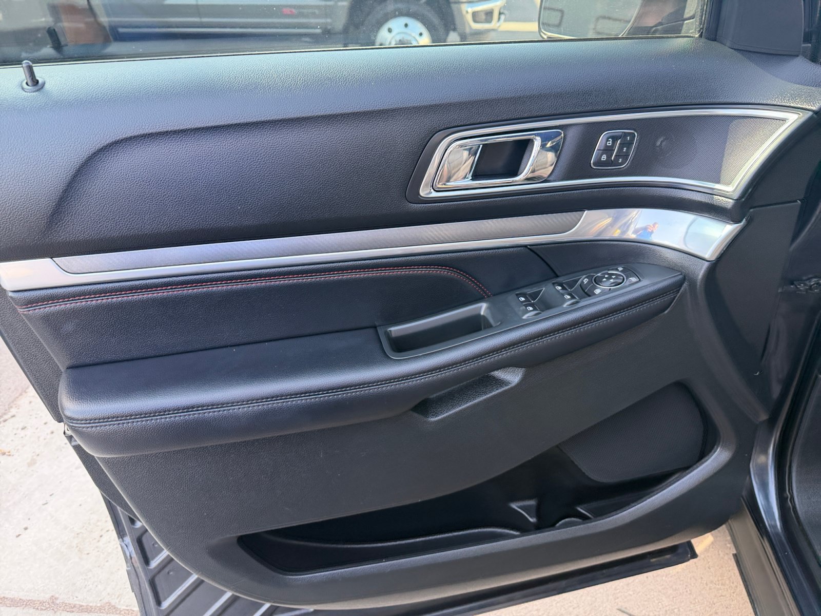 Used 2017 Ford Explorer Sport w/ Equipment Group 401A AWD/4WD image 13