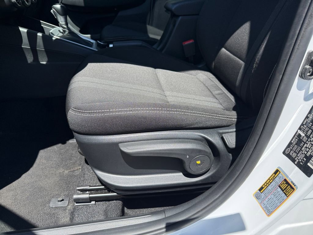 Used 2025 Hyundai Venue SEL FWD image 25