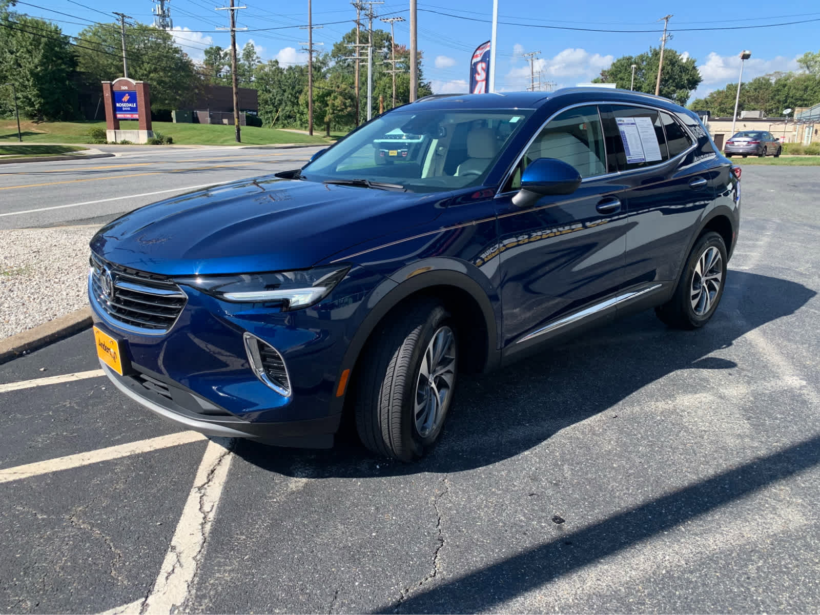 Used 2022 Buick Envision Essence w/ Safety Package image 2