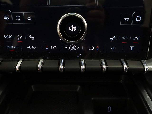 Used 2024 GMC Acadia Elevation FWD image 29